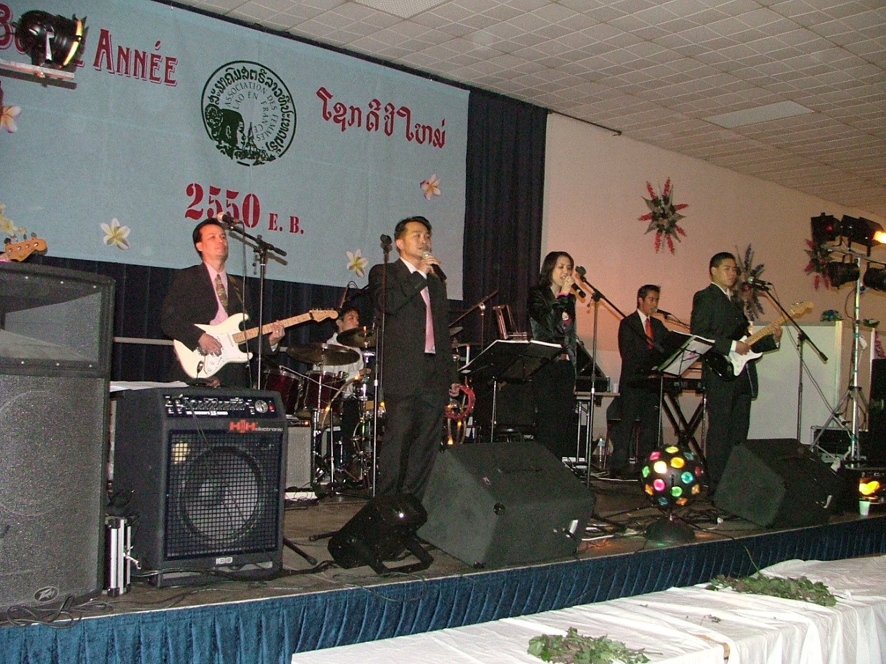 soirée pimay lao 2007associa.femmes lao en france 470.jpg